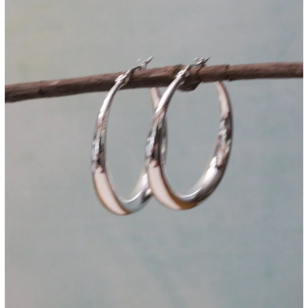 New Sterling Silver Hoop Earrings 1.25 Inches E76 - Picture 4 of 5